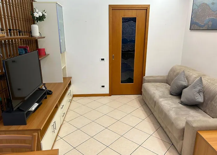 Your Home In Milan - Elegant & Comfortable Stay
